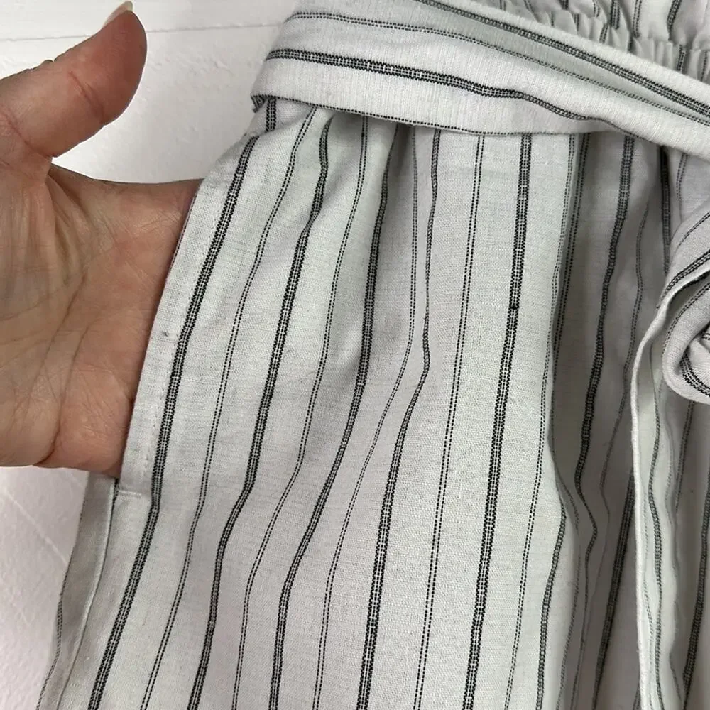 TEA MINTS White Black Striped Linen Elastic Tie Waist Shorts Size‎ Small
